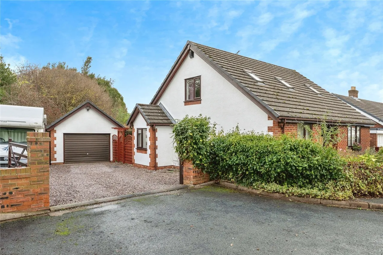 4 bed property for sale, Daulwyn Road, Buckley, CH7