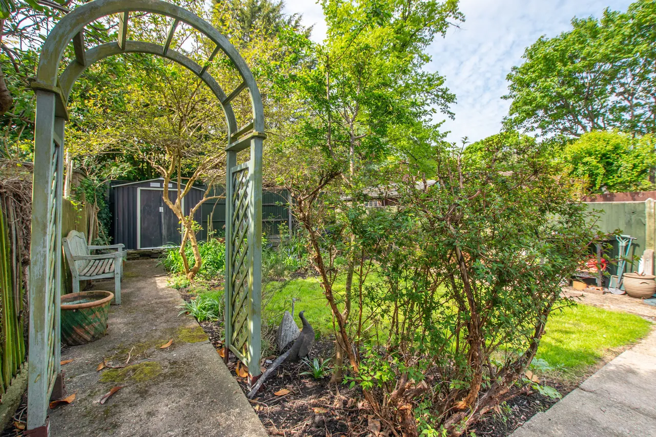 6 Hoveden Road, London, photo 12