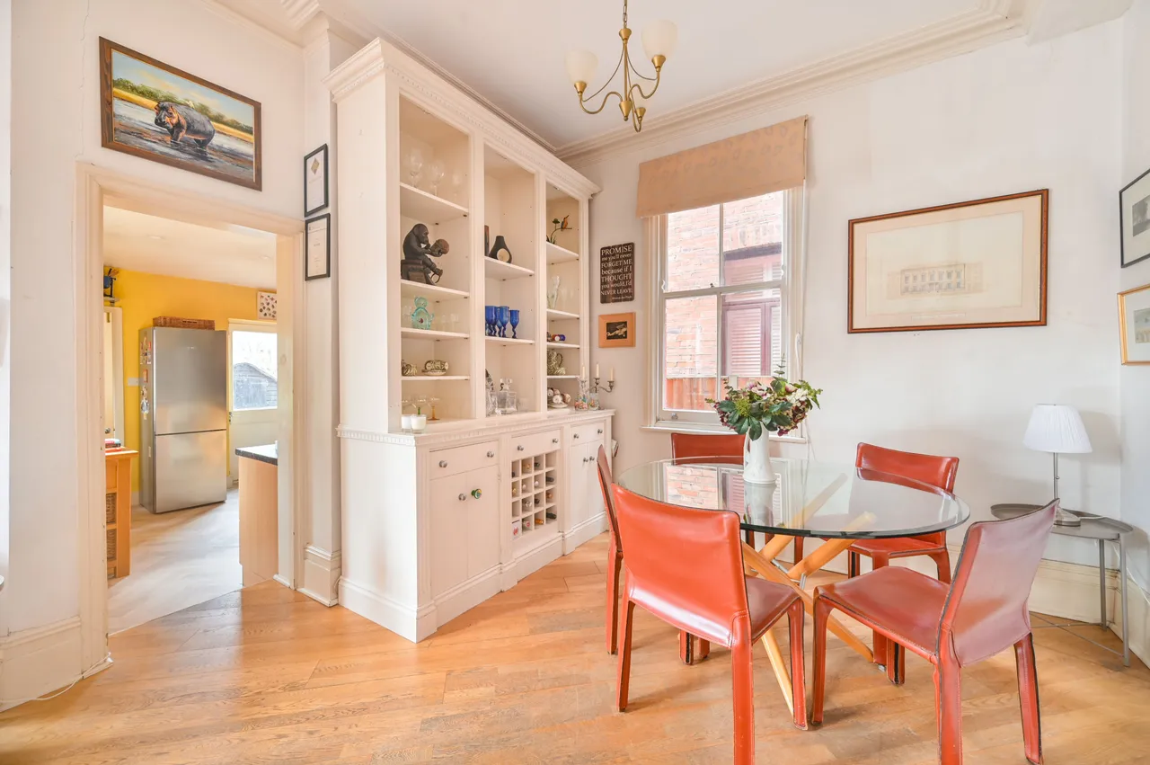 6 Hoveden Road, London, photo 8