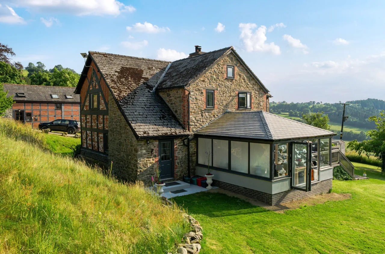 Llanfyllin, Powys, photo 43
