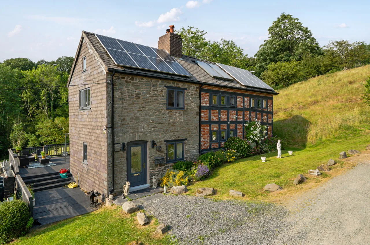 Llanfyllin, Powys, photo 41