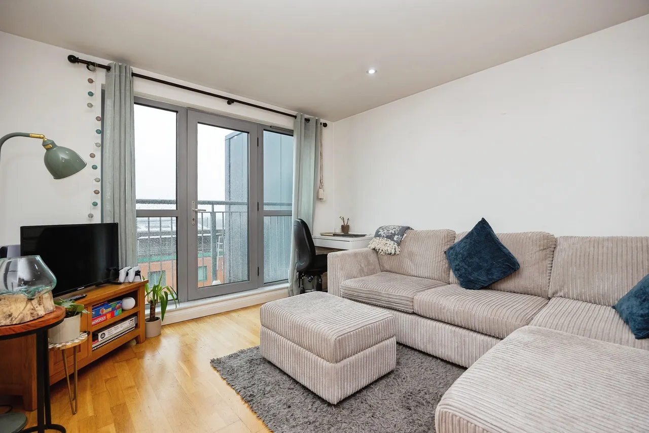 1 bed flat for sale, Church Street East, Woking, GU21