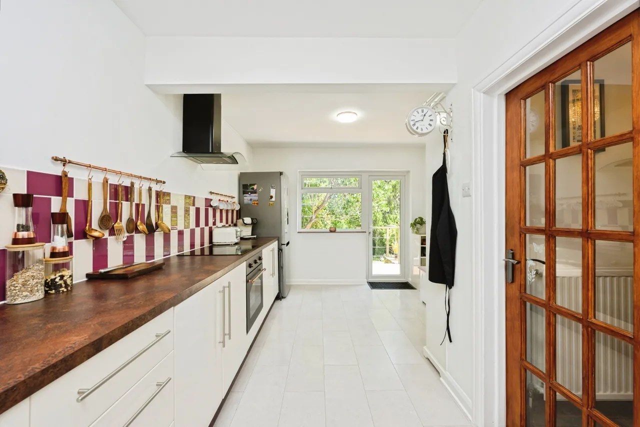 Valley Road, Kenley, CR8, photo 16