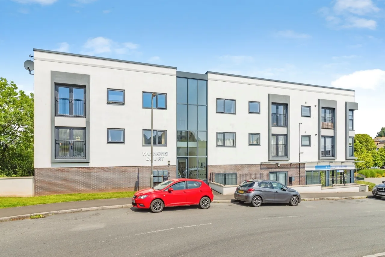 2 bed flat for sale, Yannons Road, Paignton, TQ4