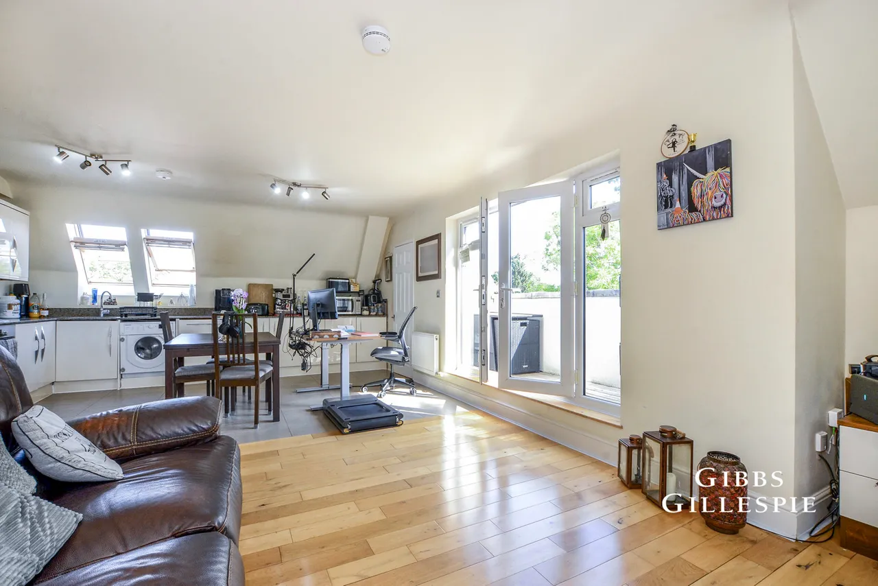 Avenue Road, Pinner Fees Apply, HA5, photo 3