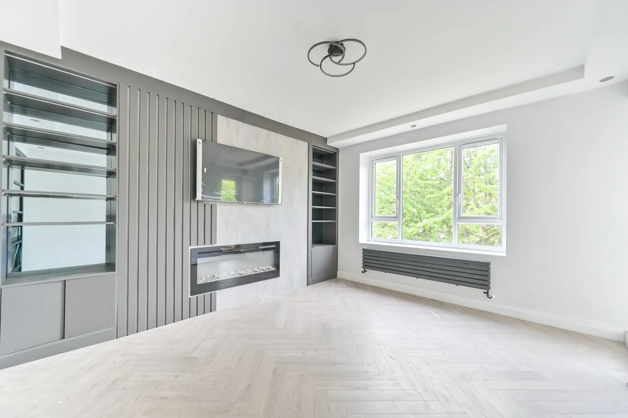 3 bed flat for sale — 24 Dombey House, Henry Dickens Court, St Anns Road, London
