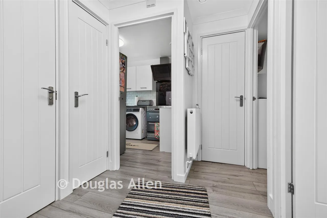 Hitchin Close, Romford, RM3, photo 7
