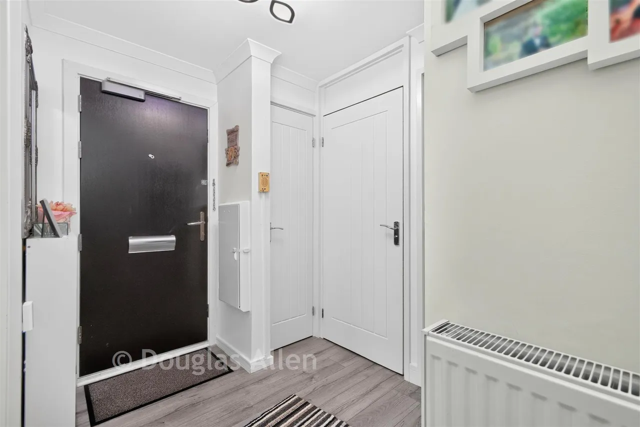 Hitchin Close, Romford, RM3, photo 8