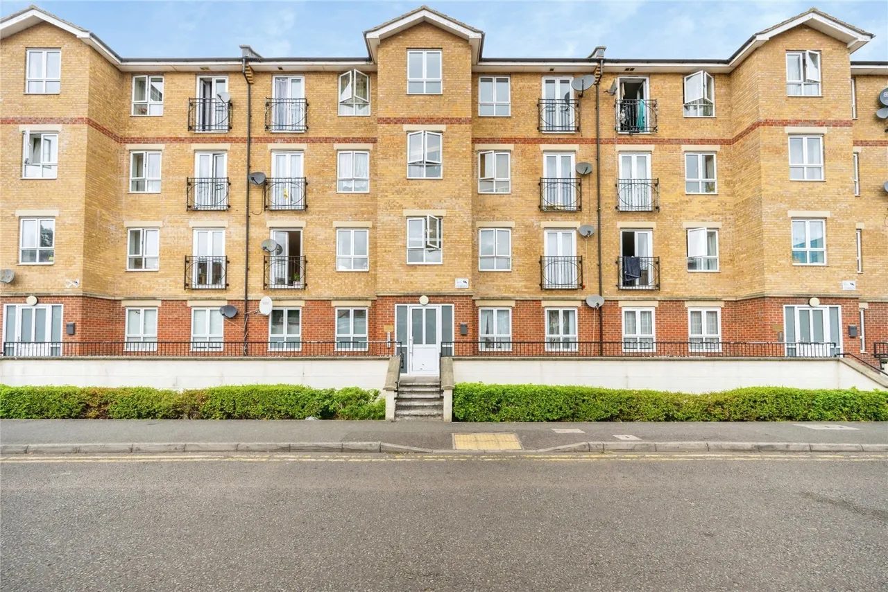 2 bed flat for sale — Grove Road, LUTON, Bedfordshire, LU1