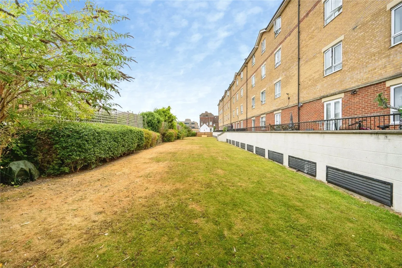 Grove Road, LUTON, Bedfordshire, LU1, photo 17