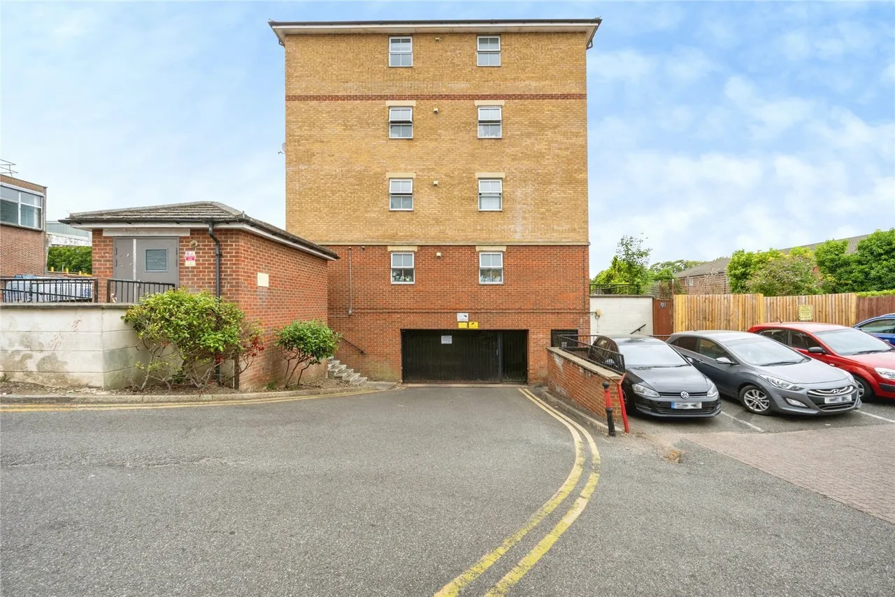 Grove Road, LUTON, Bedfordshire, LU1, photo 18