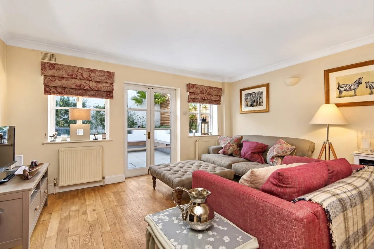 Pembrook Mews, London, SW11, photo 2