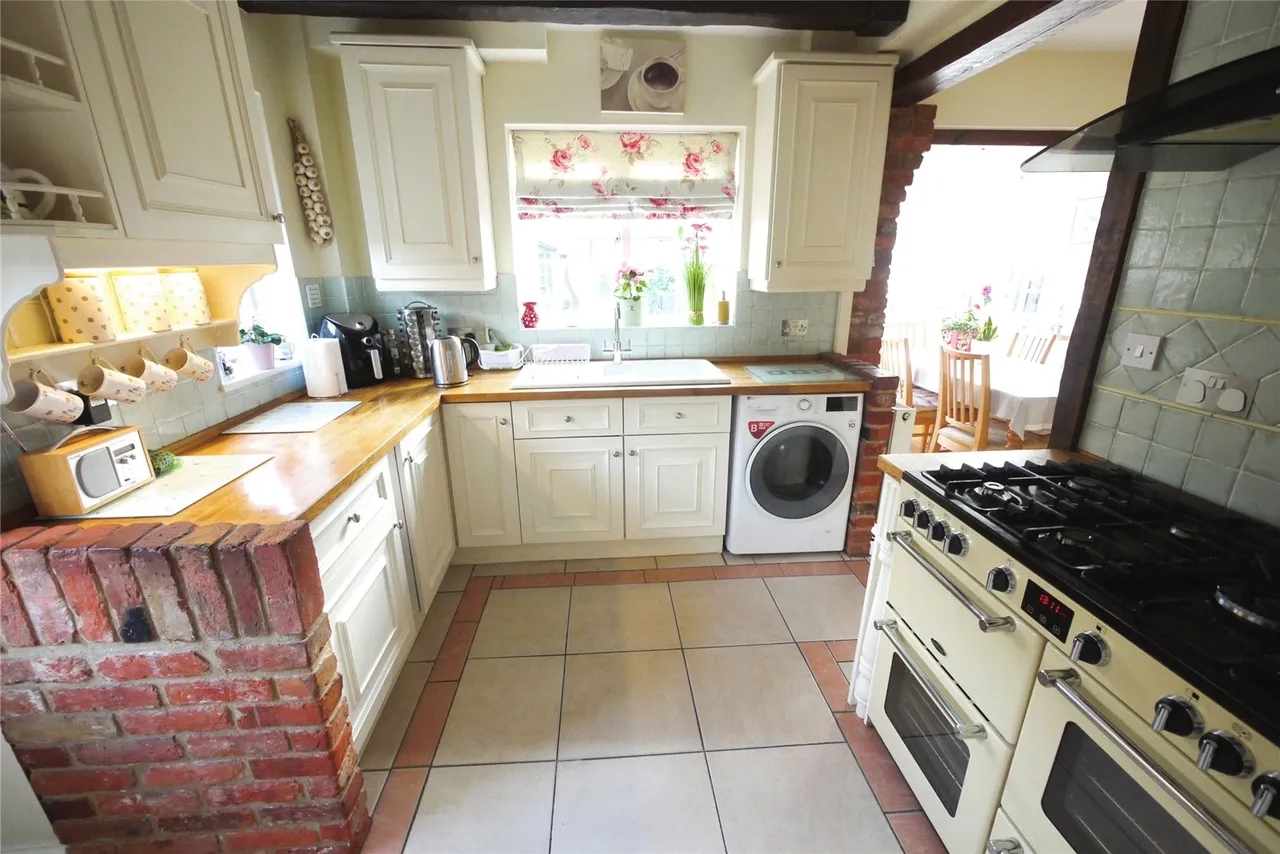 Brentwood, CM13, photo 6