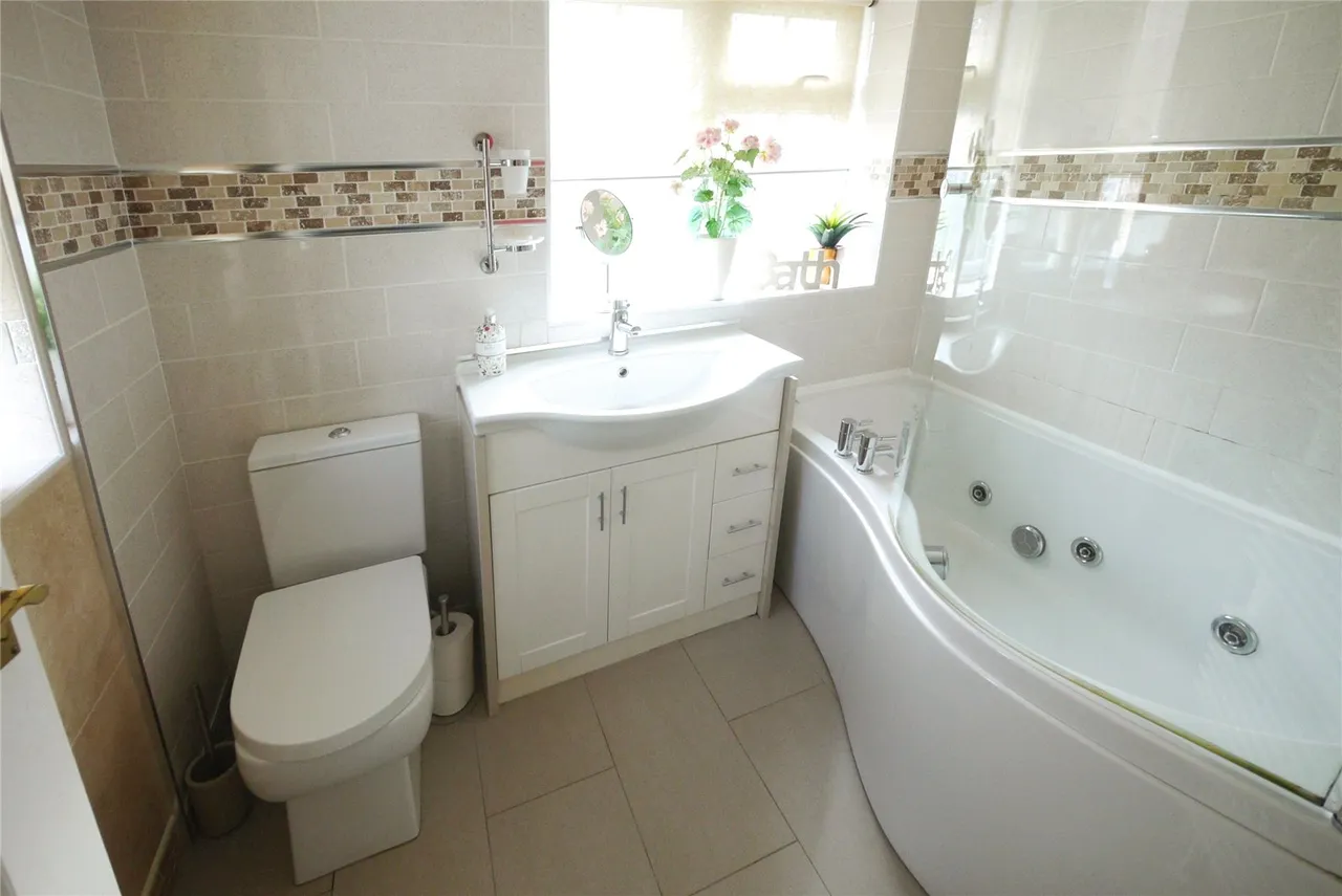 Brentwood, CM13, photo 7