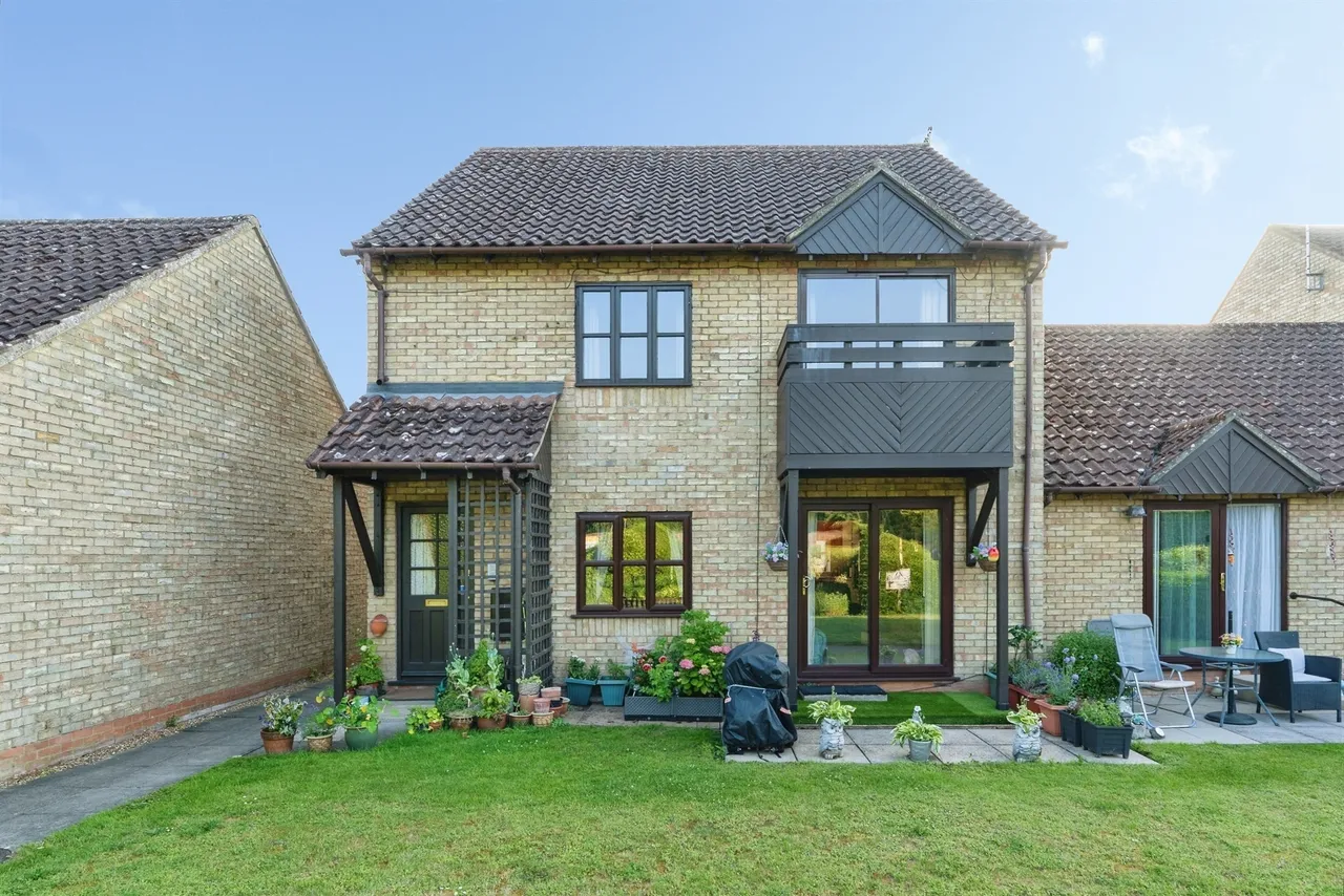 2 bed flat for sale — Ship Gardens, Mildenhall, Bury St. Edmunds