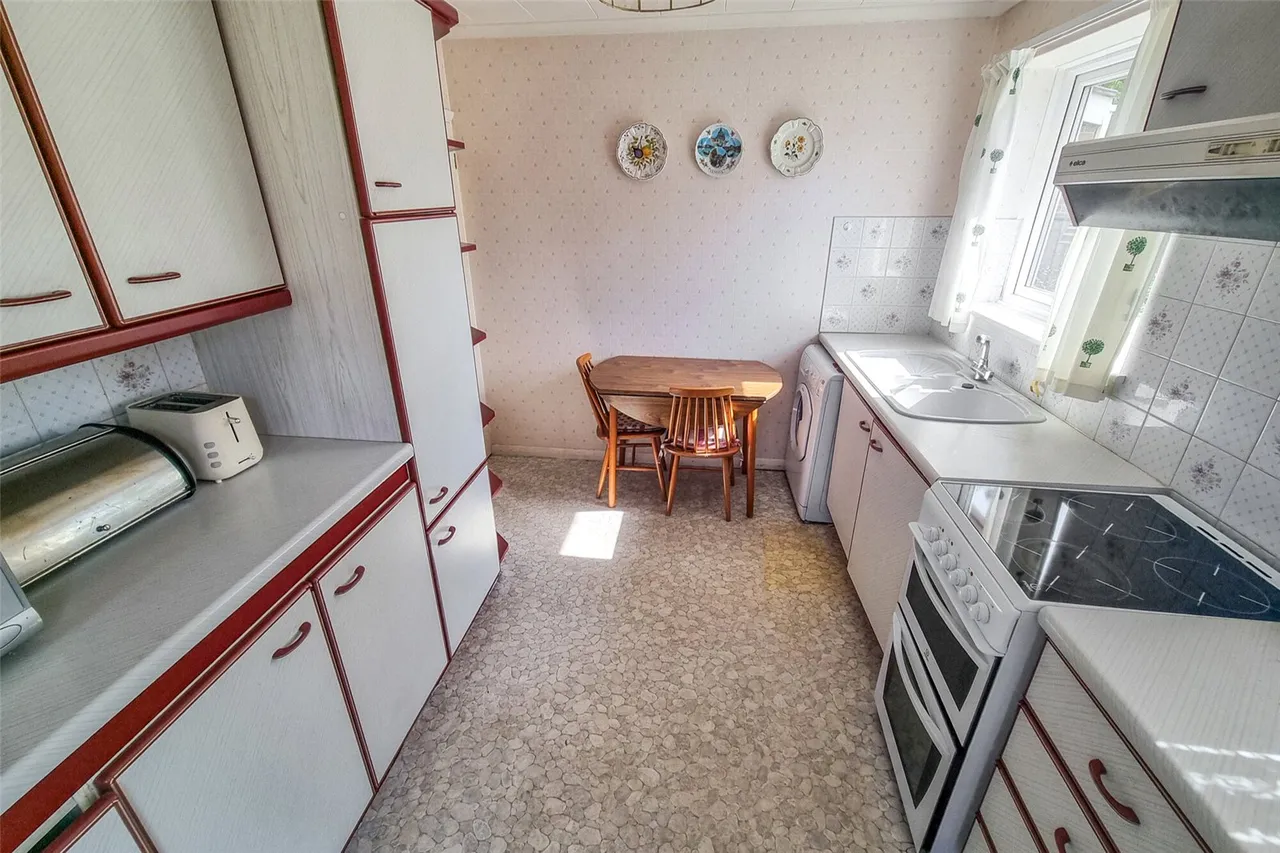 Warwick Road, Ash Vale, Guildford, Surrey, GU12 5PL, photo 6