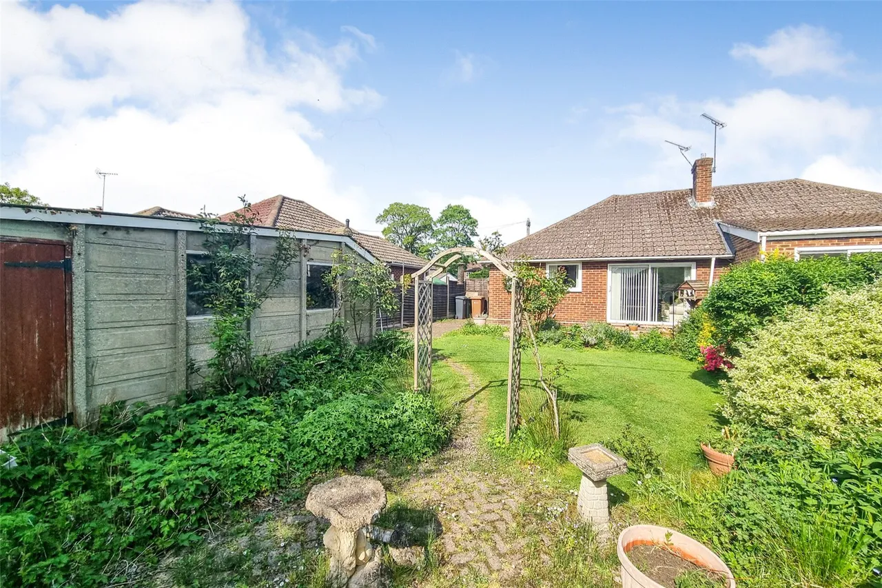 Warwick Road, Ash Vale, Guildford, Surrey, GU12 5PL, photo 12