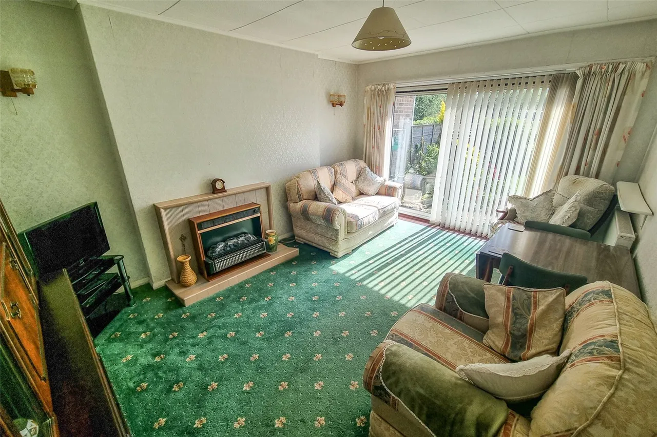 Warwick Road, Ash Vale, Guildford, Surrey, GU12 5PL, photo 2