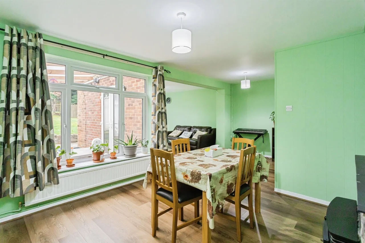 Sandrocks Way, Haywards Heath, RH16, photo 12