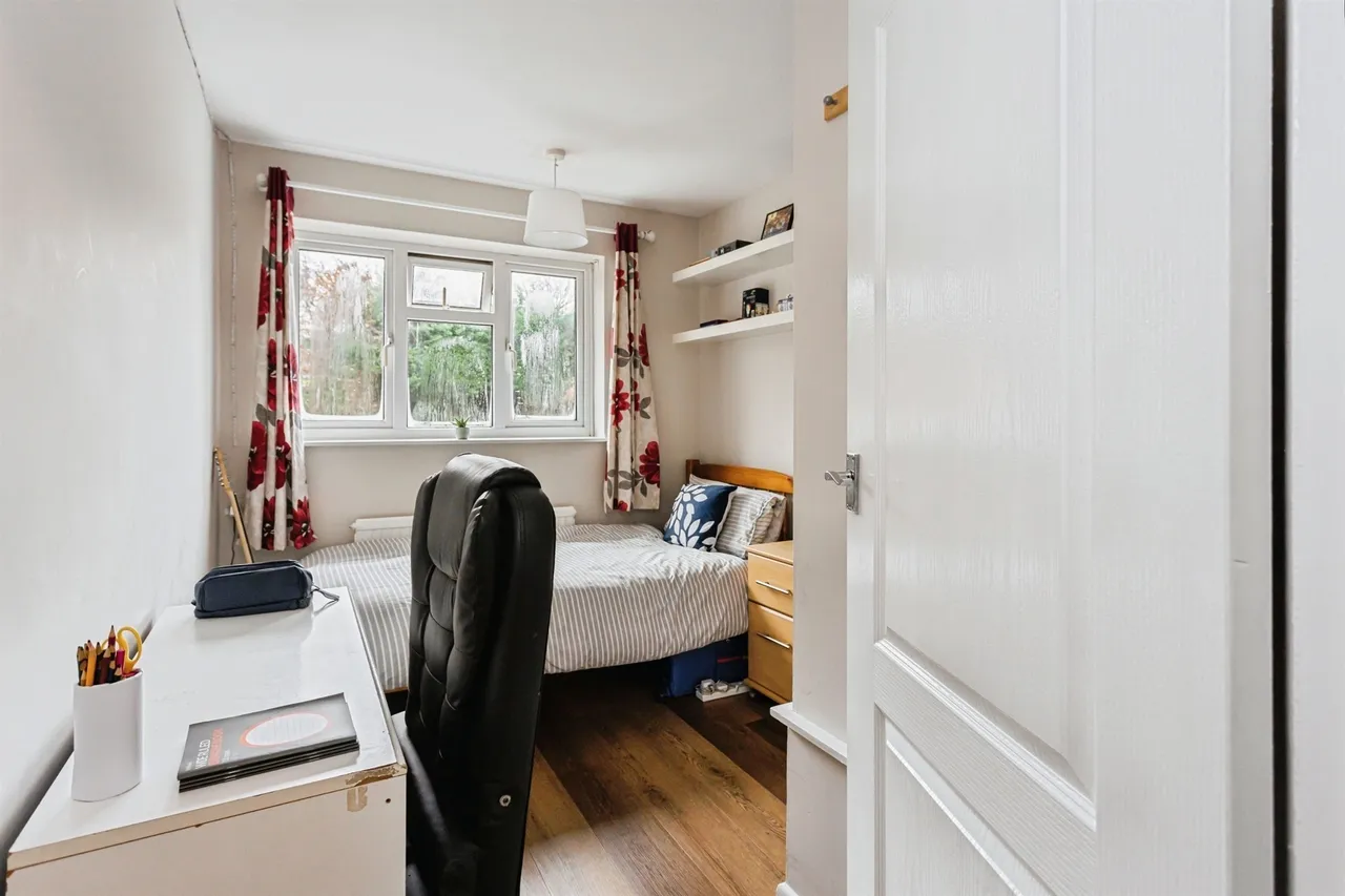 Sandrocks Way, Haywards Heath, RH16, photo 9