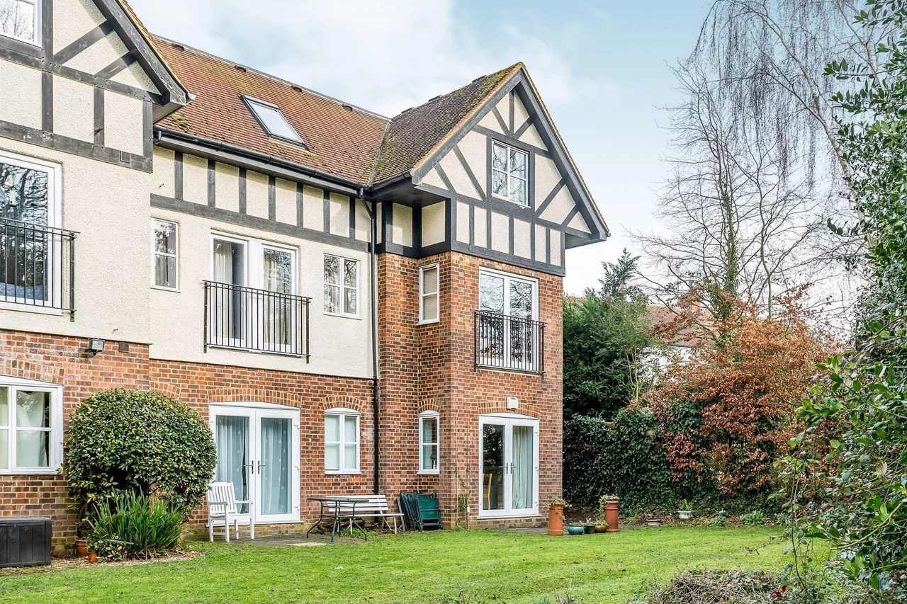 2 bed flat to rent — Buckingham Road, Winslow, MK18