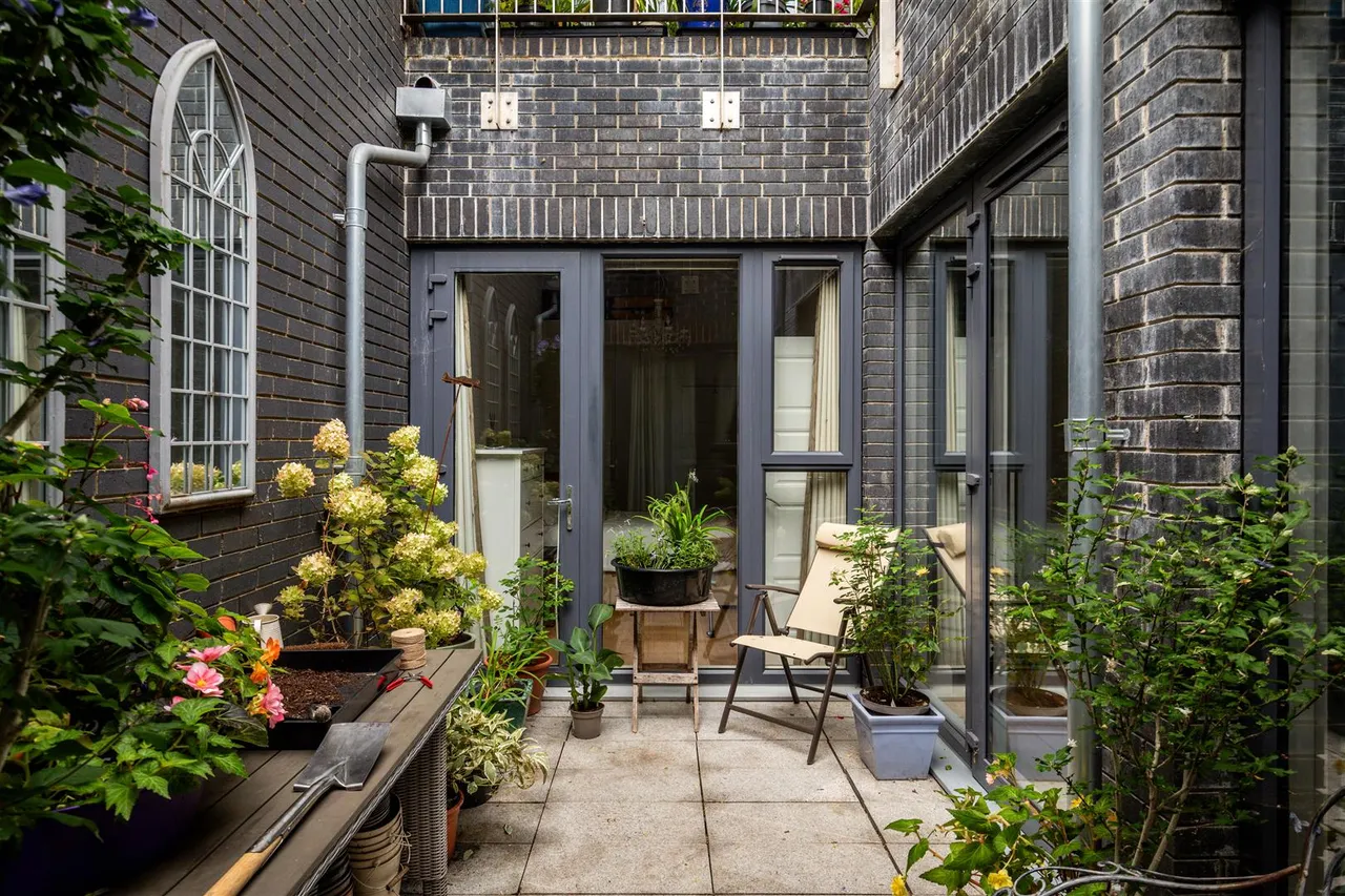 Gayford Road, London, W12, photo 19