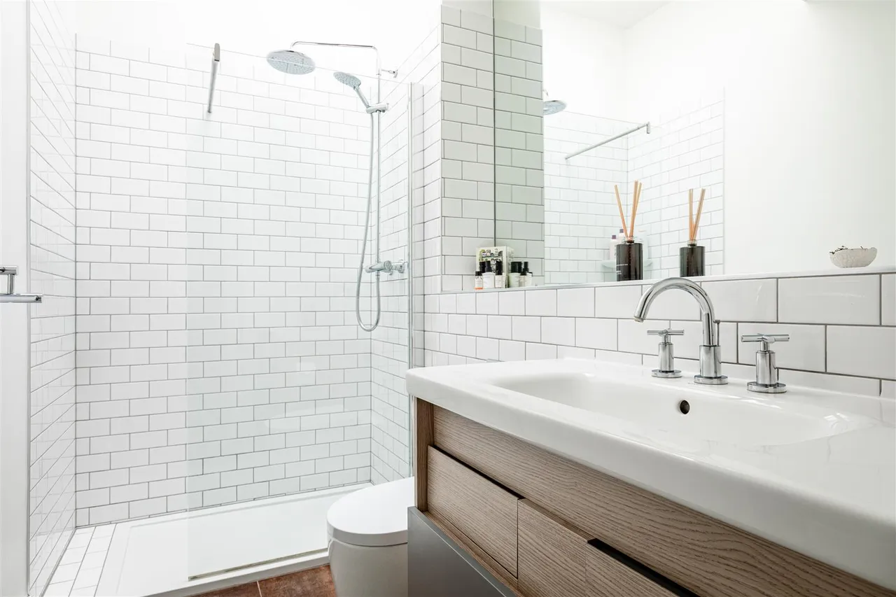 Gayford Road, London, W12, photo 26