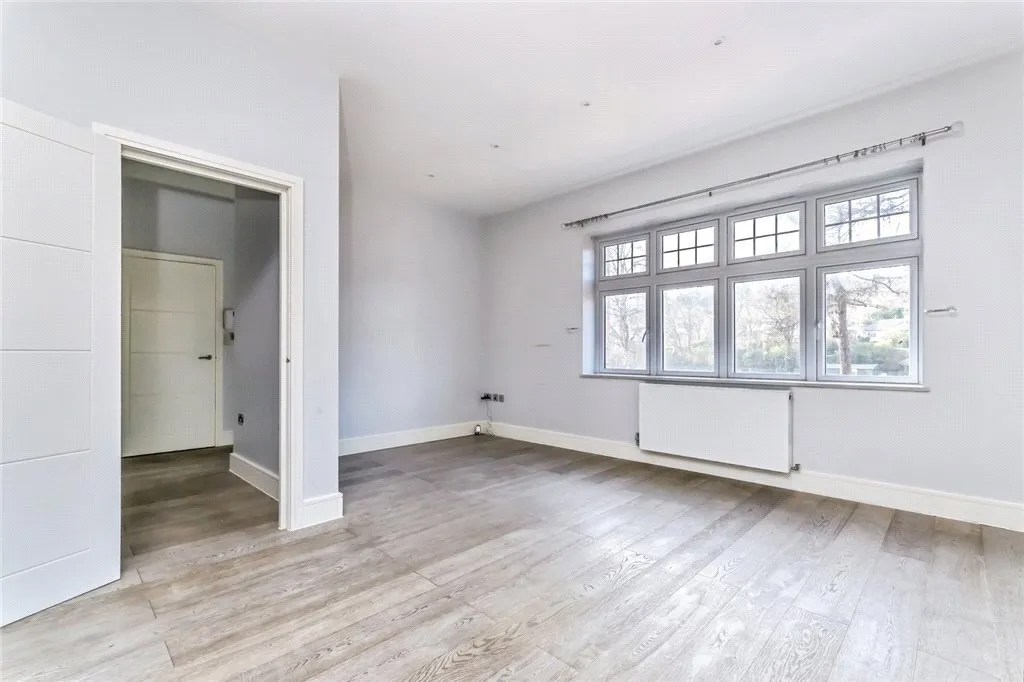 Woodcote Valley Road, Purley, CR8, photo 13