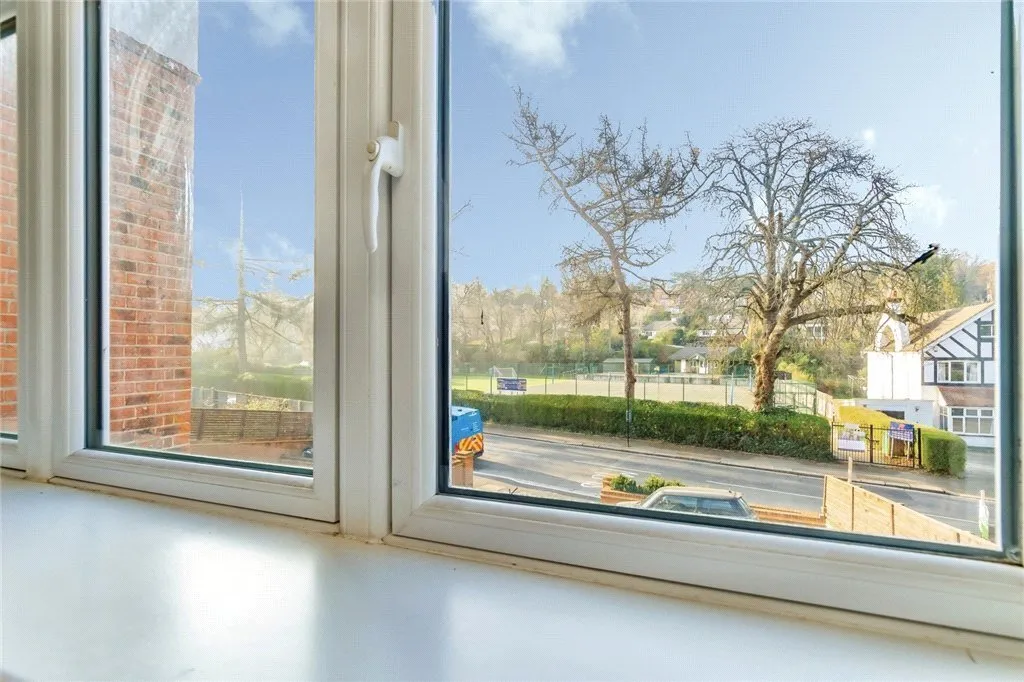 Woodcote Valley Road, Purley, CR8, photo 12