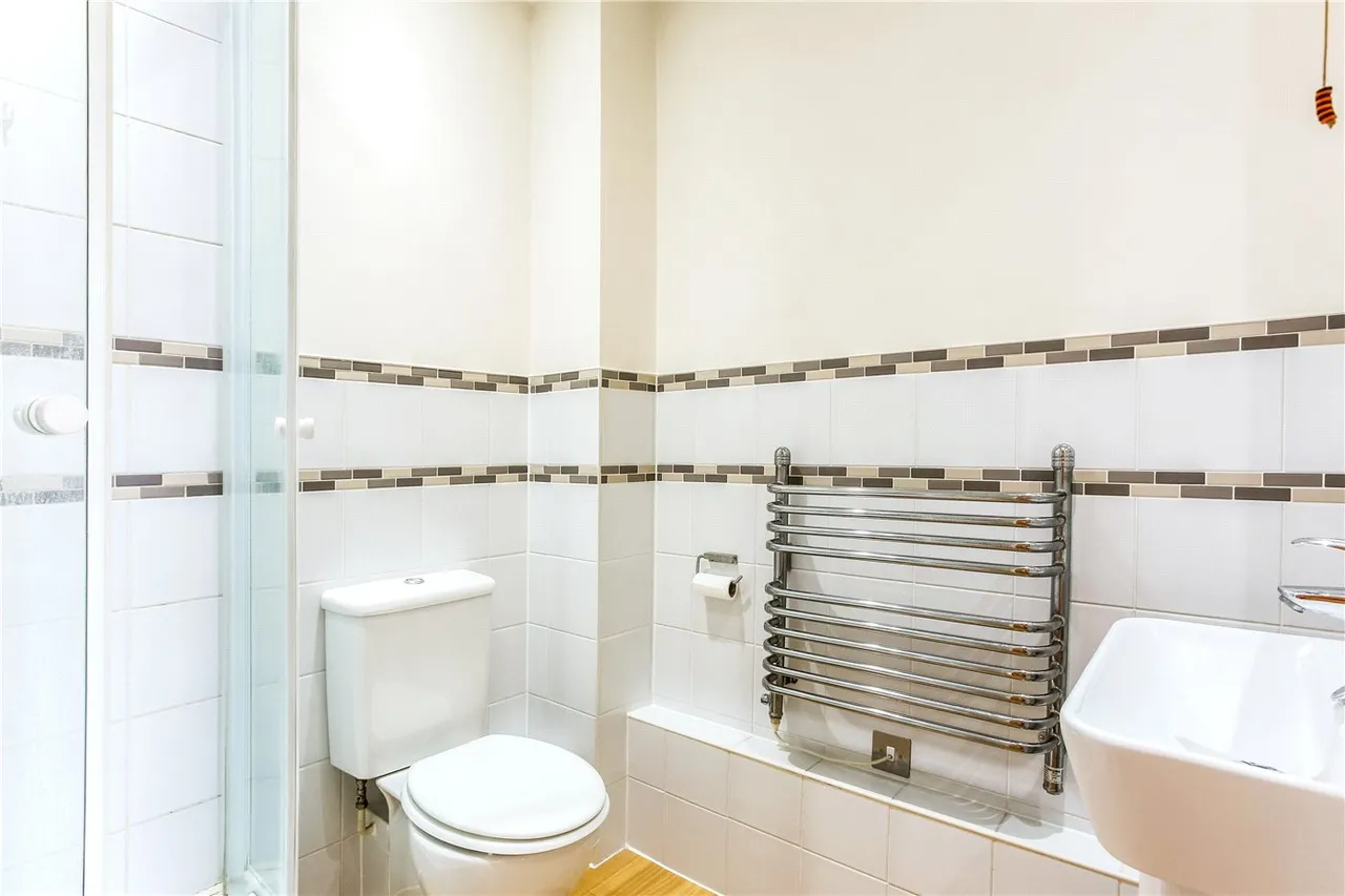 Anchor Court, 28 London Street, Basingstoke, Hampshire, RG21, photo 6