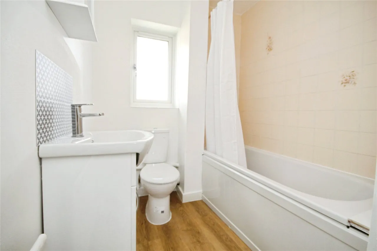 Page Close, Dagenham, RM9, photo 8