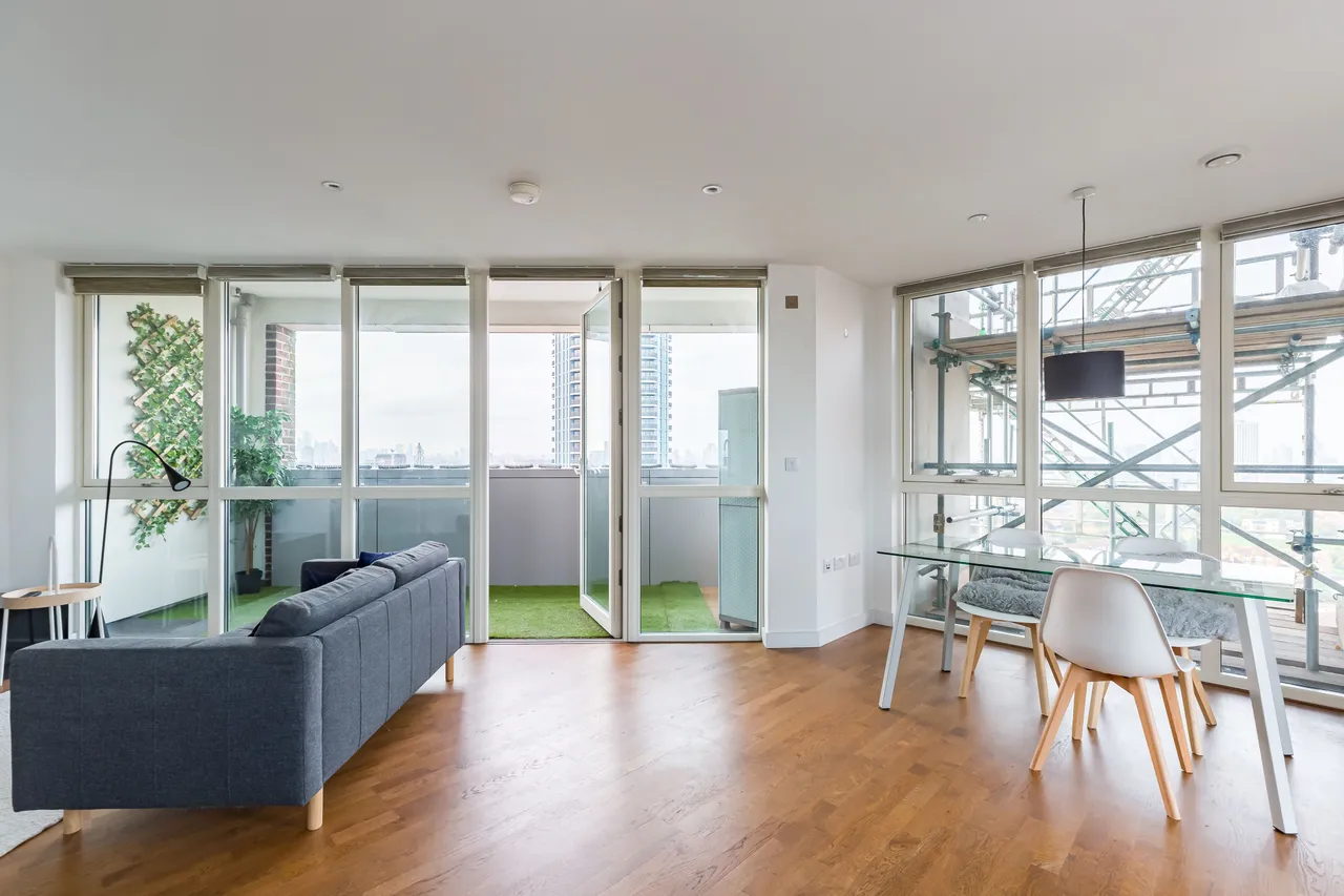 2 bed flat for sale, London, E16