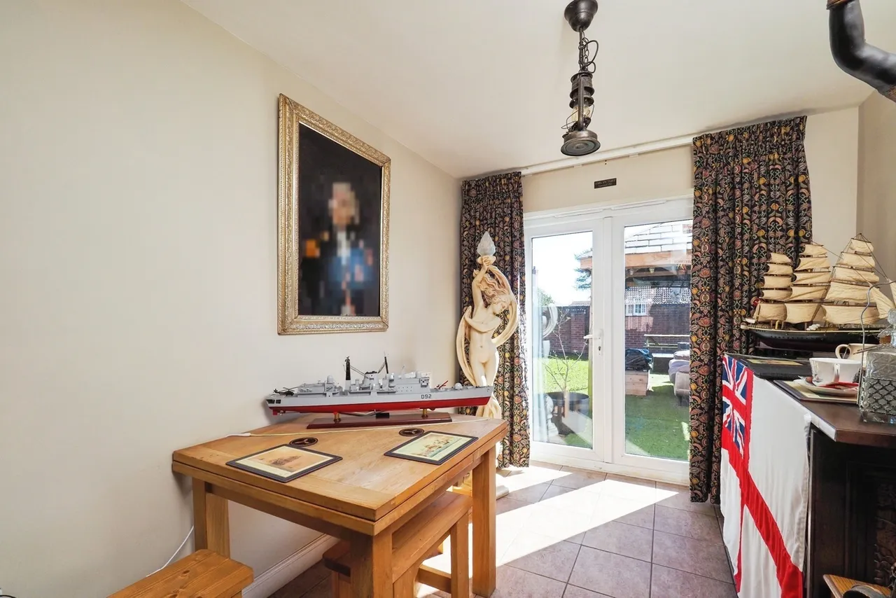 Ravenstone Court, Hucknall, Nottingham, Nottinghamshire, NG15, photo 5