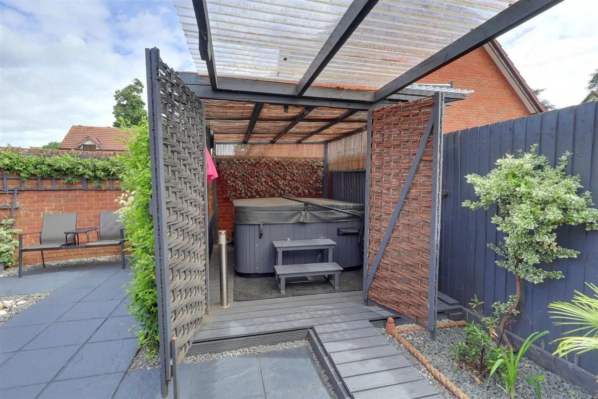 Berkeley Close, Hucclecote, GL3, photo 15