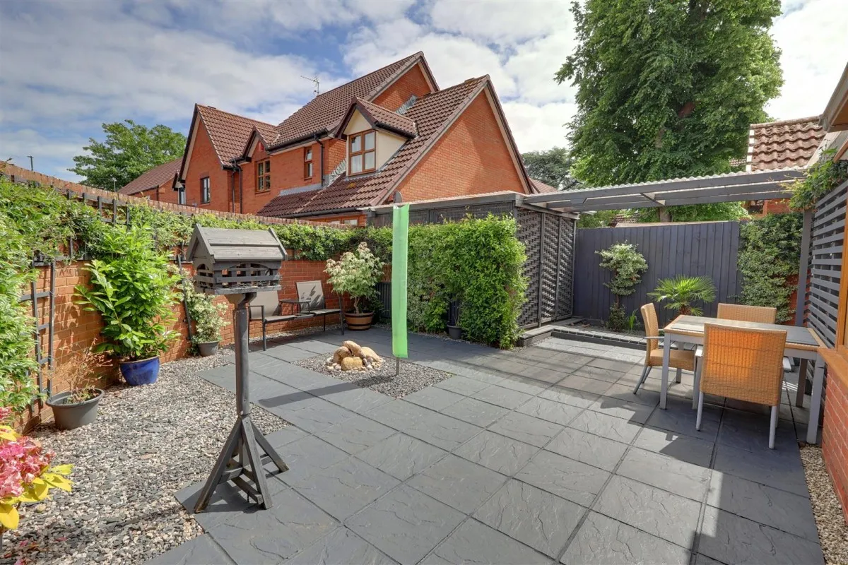 Berkeley Close, Hucclecote, GL3, photo 13