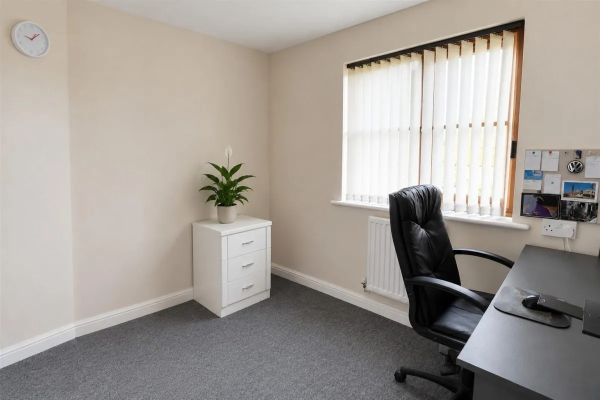 Berkeley Close, Hucclecote, GL3, photo 11