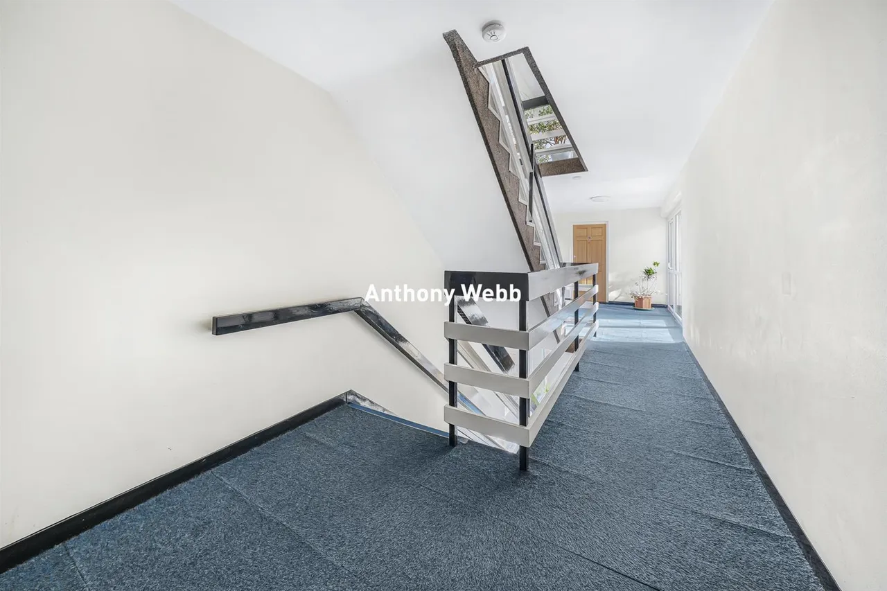 Lucerne Close, Palmers Green, N13, photo 4