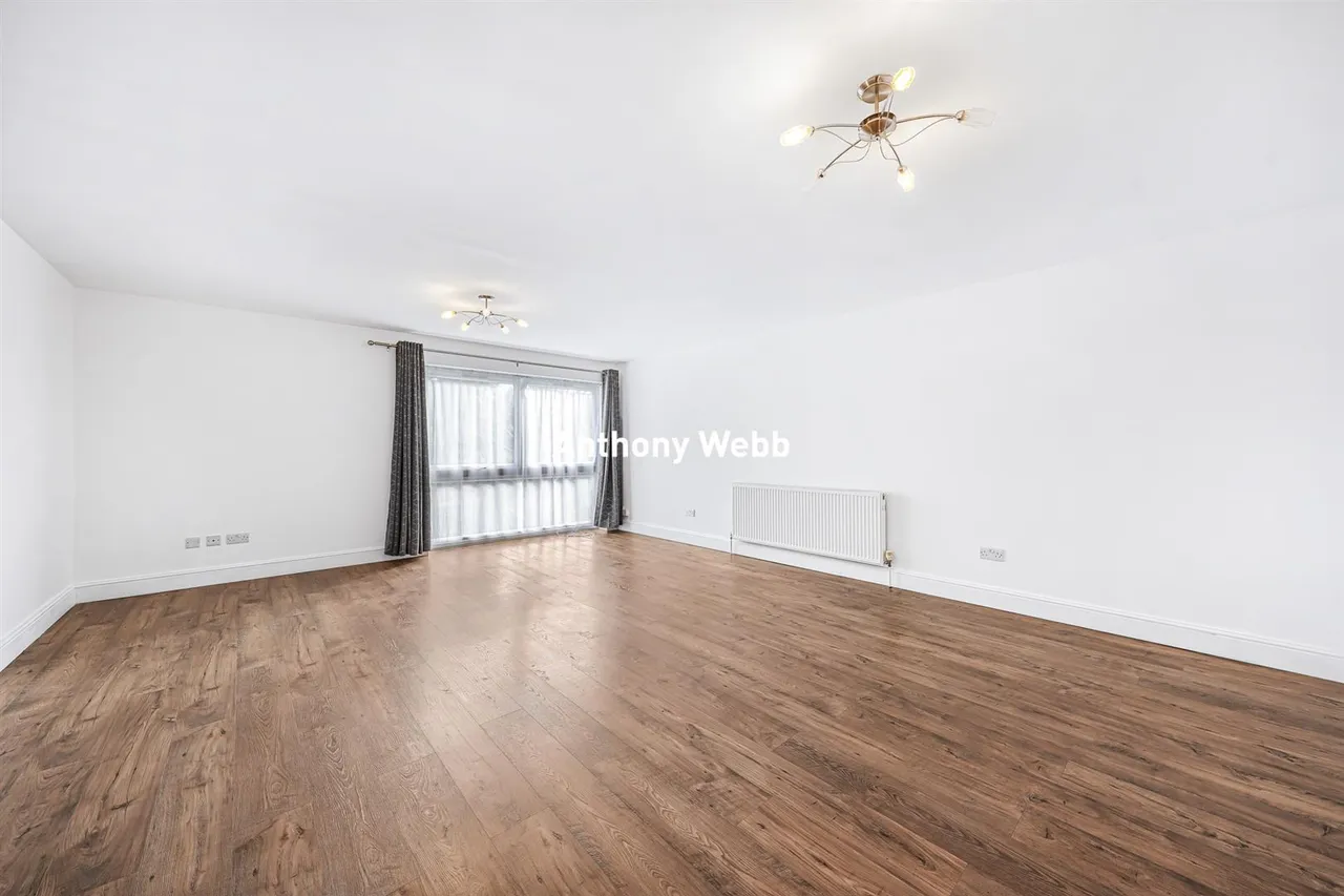 Lucerne Close, Palmers Green, N13, photo 7