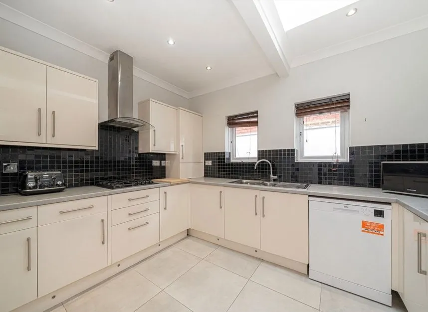 Spring Grove Road, Hounslow, TW3, photo 2