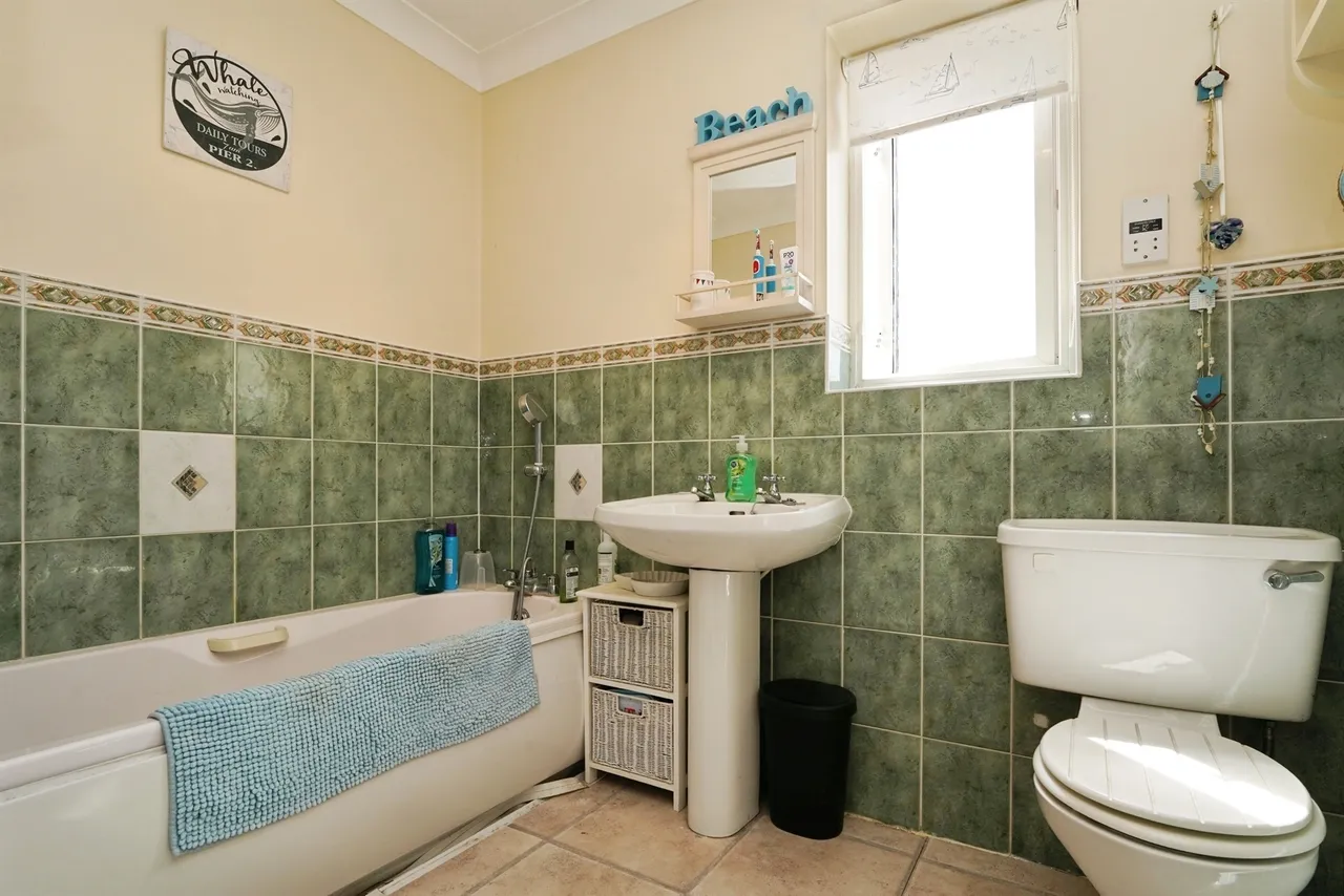 Christina Close, Kempsey, WR5, photo 9