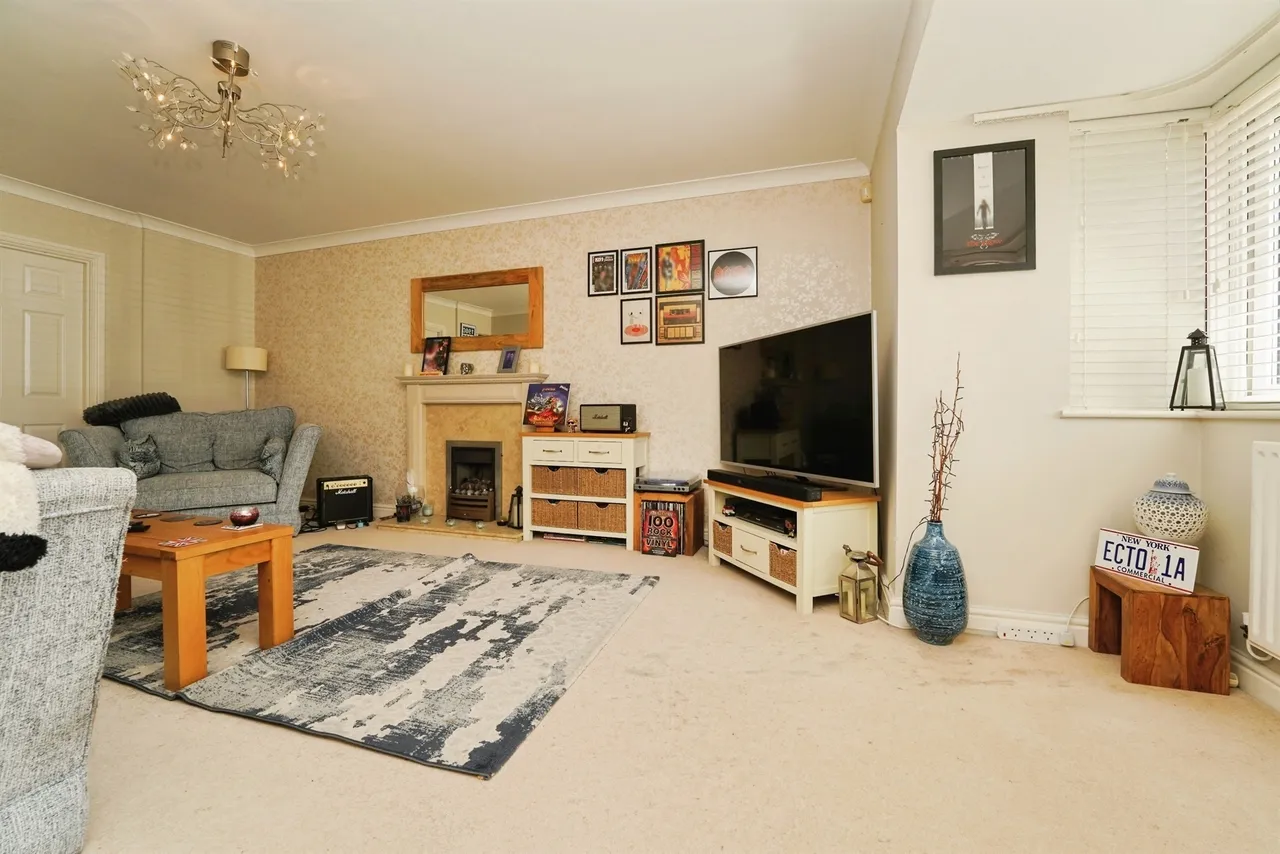 Christina Close, Kempsey, WR5, photo 13