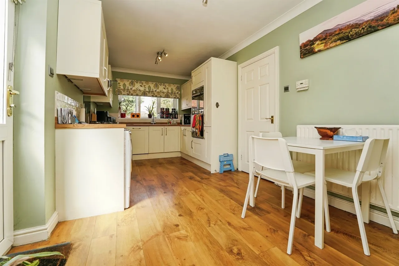 Christina Close, Kempsey, WR5, photo 3