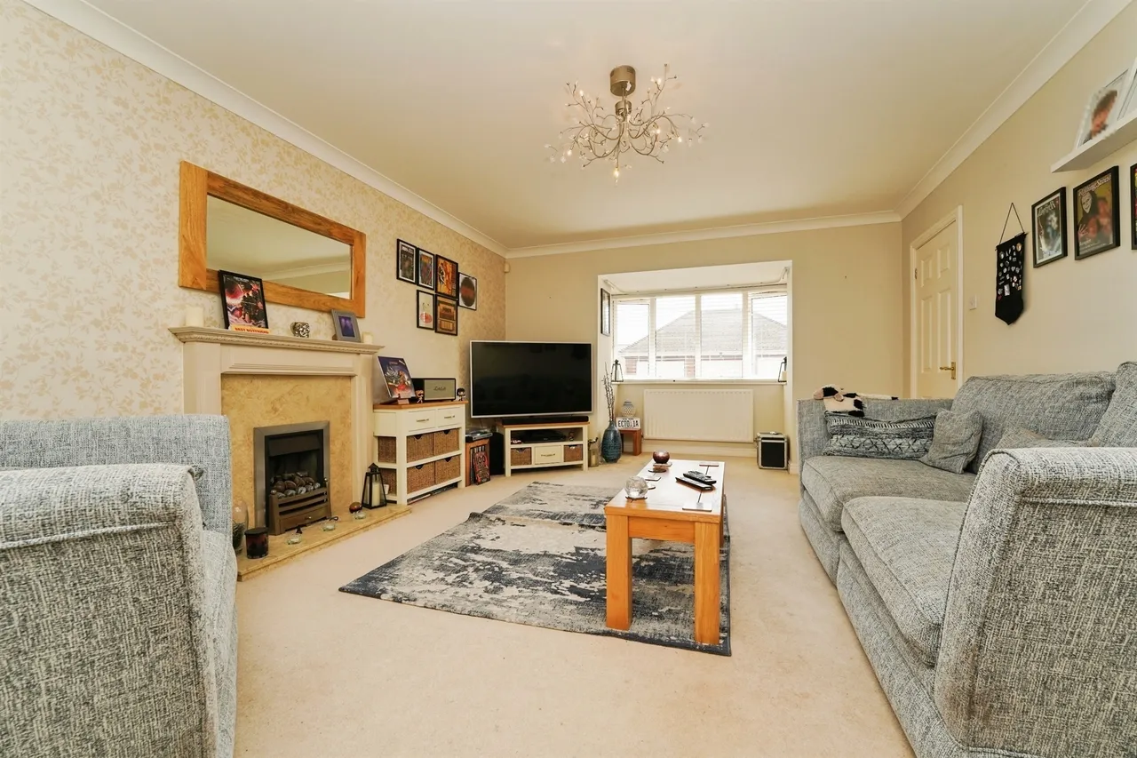 Christina Close, Kempsey, WR5, photo 2