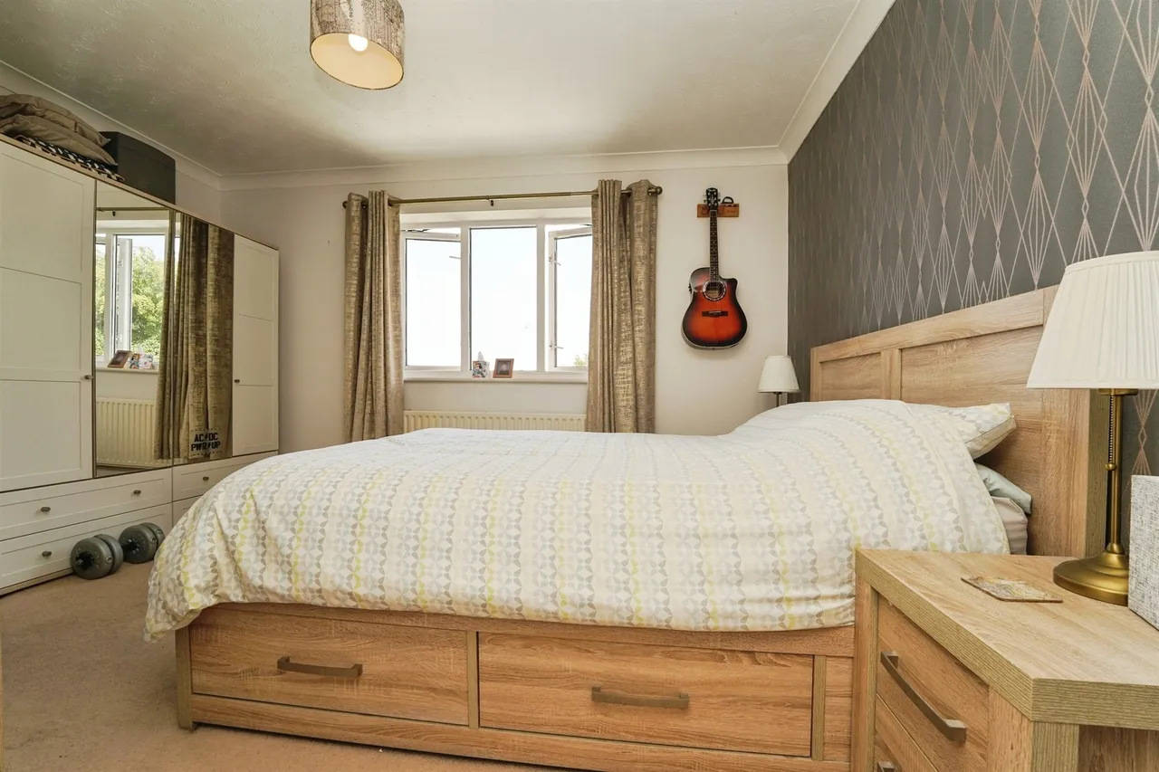 Christina Close, Kempsey, WR5, photo 5