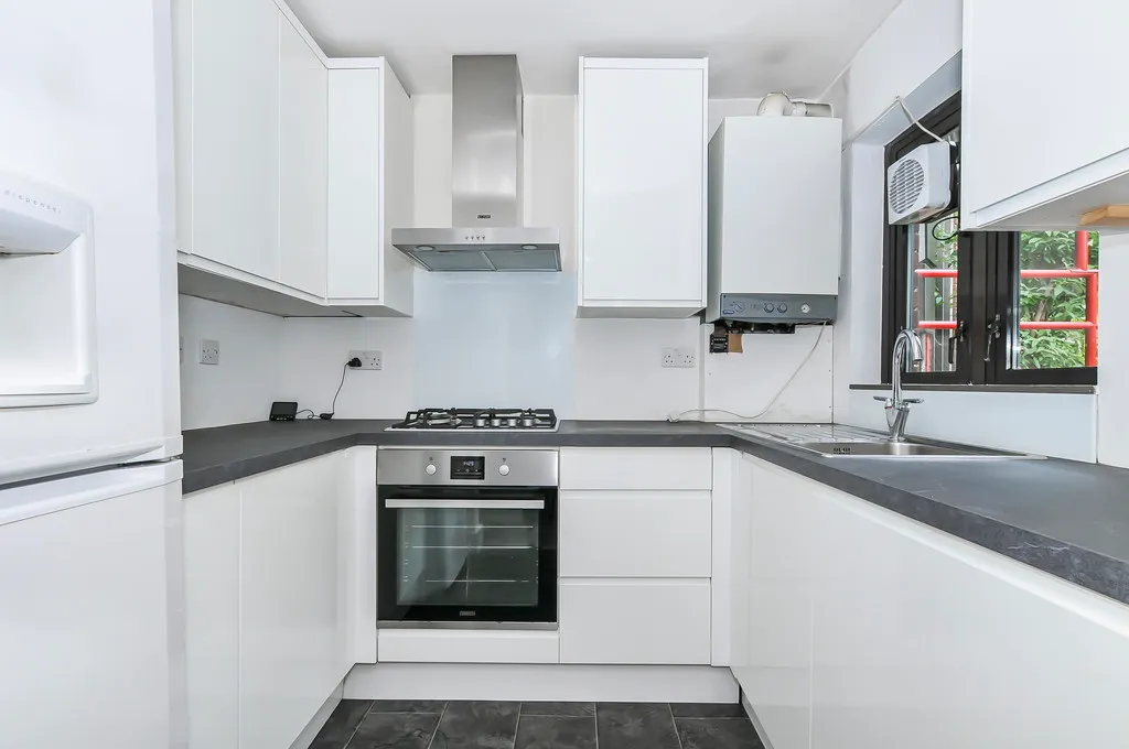 Robinwood Grove, Hillingdon, UB8, photo 9