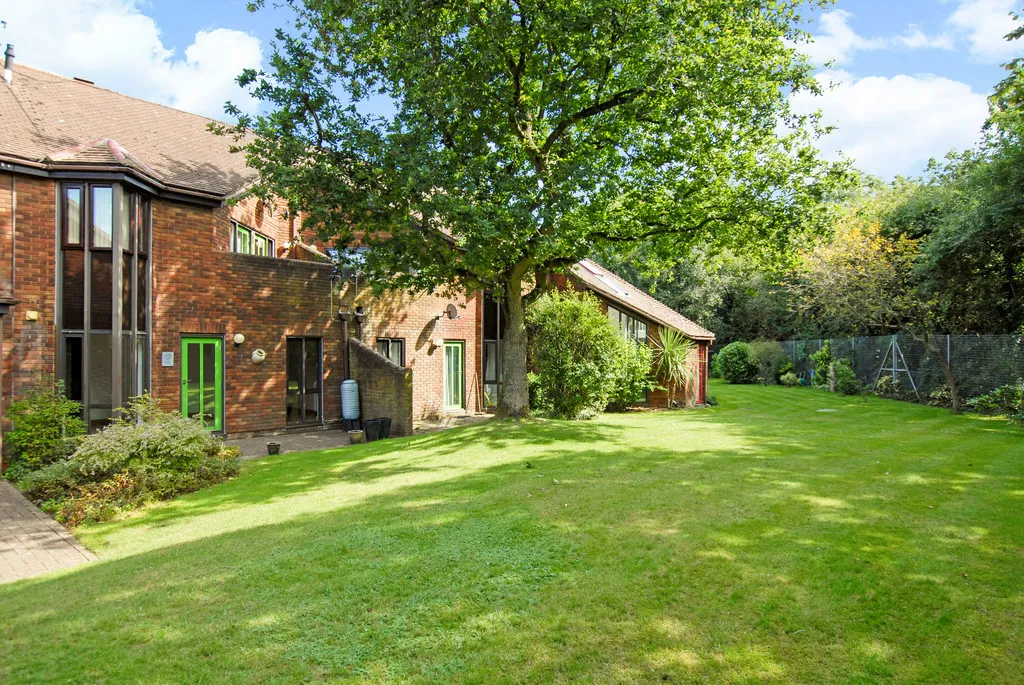 Robinwood Grove, Hillingdon, UB8, photo 27