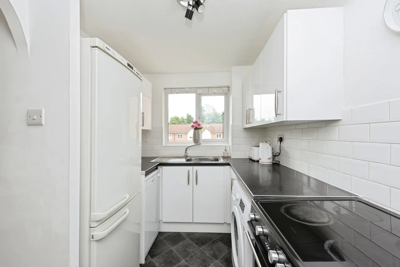 Percy Gardens, Worcester Park, KT4, photo 4