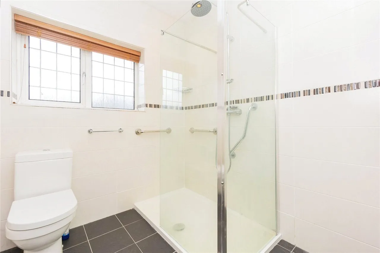 Kenilworth Road, Sale, M33, photo 13