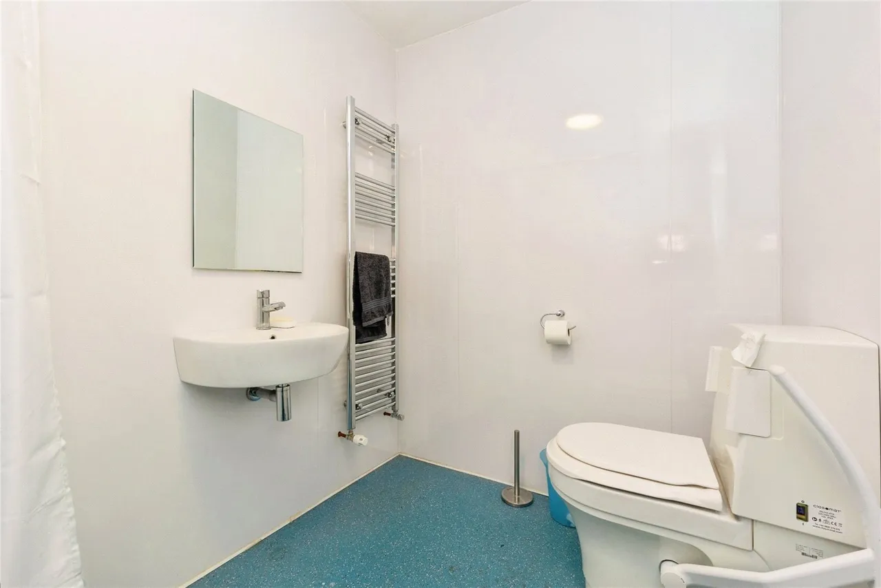 Kenilworth Road, Sale, M33, photo 17