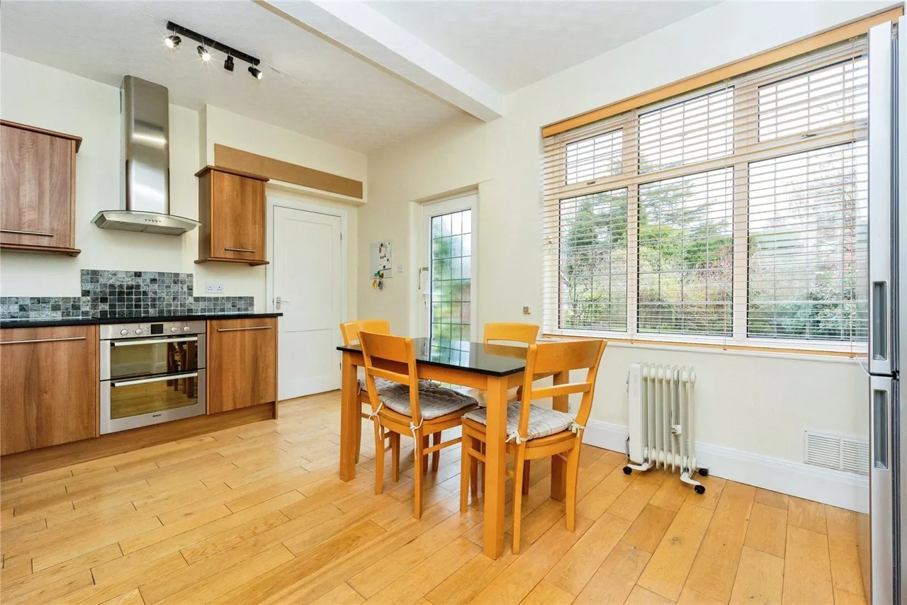 Kenilworth Road, Sale, M33, photo 6